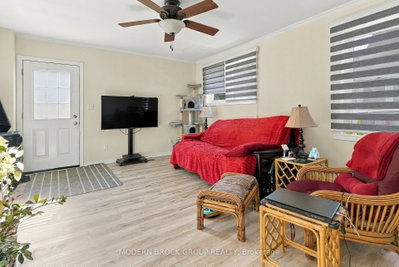 7 Elm Street • Brockville, ON photo 6