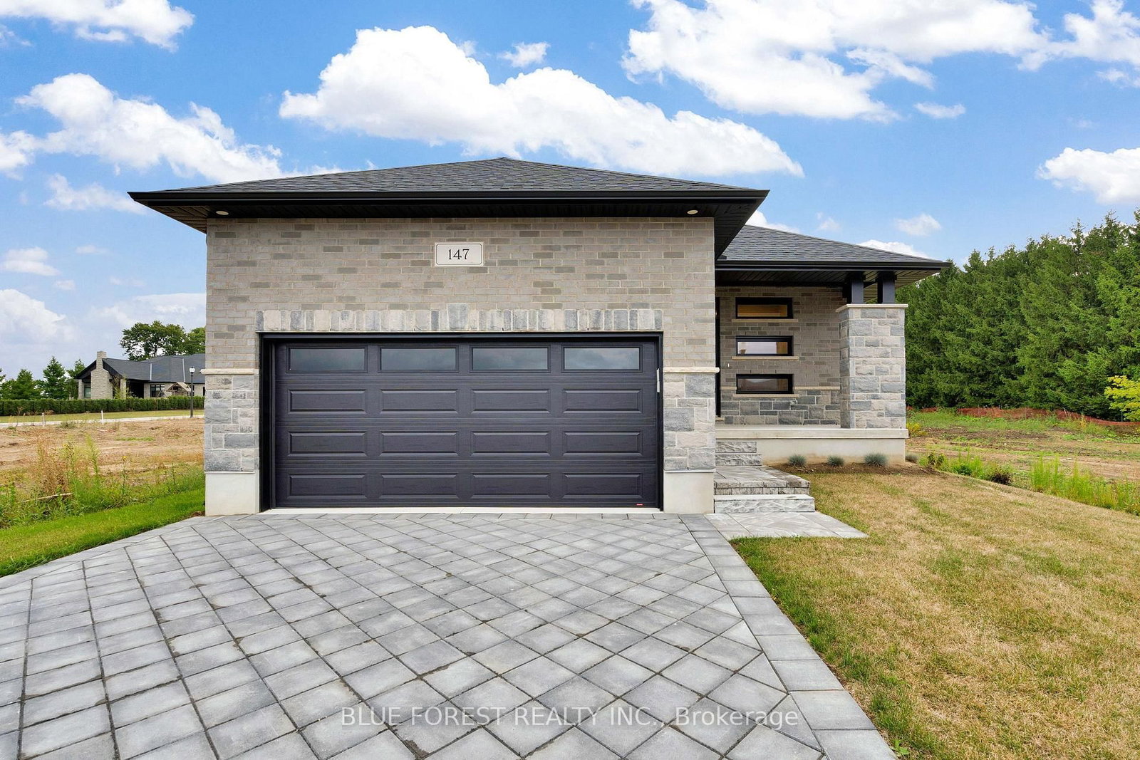 147 SHIRLEY Street • Thames Centre, ON photo 1
