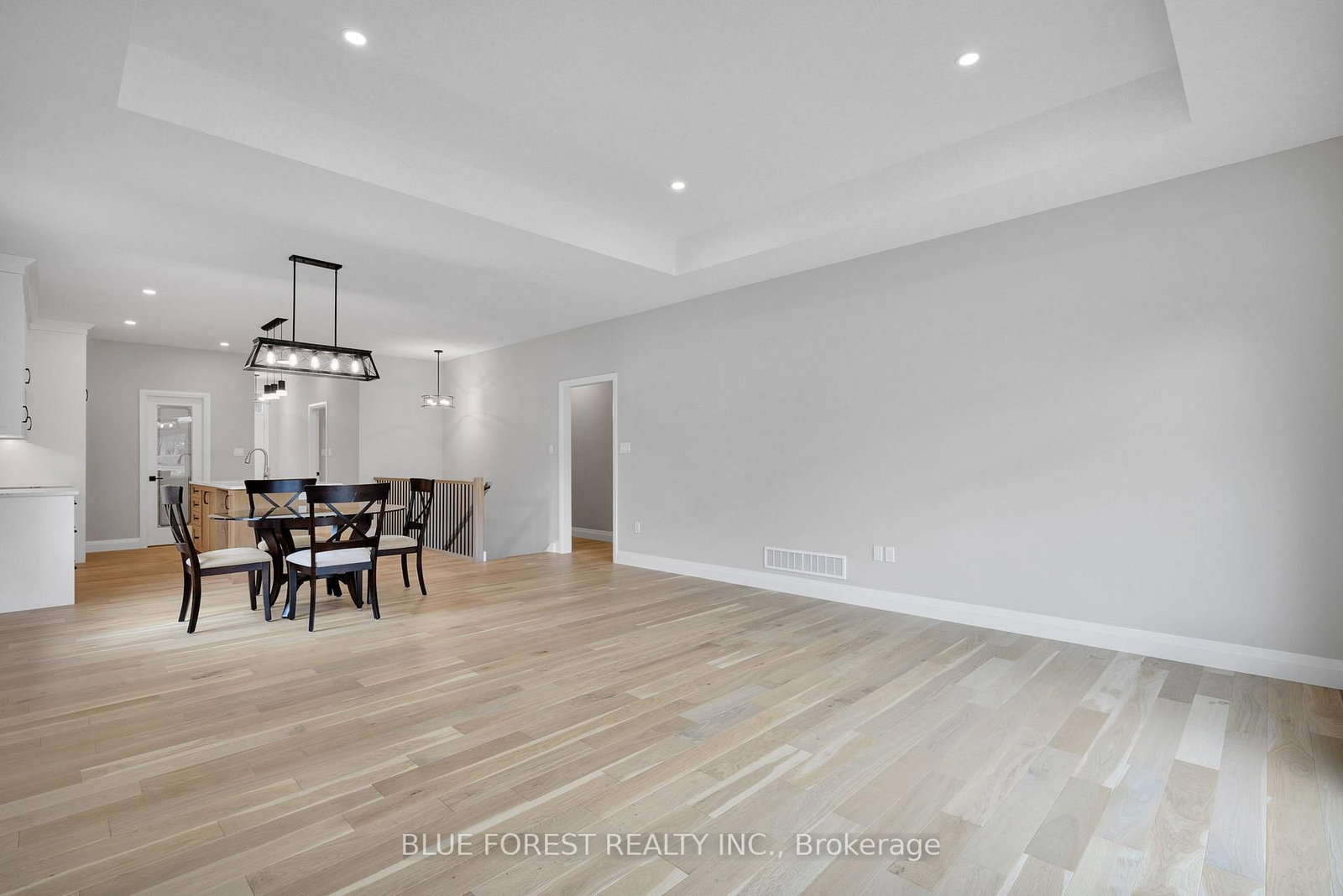 147 SHIRLEY Street • Thames Centre, ON photo 15