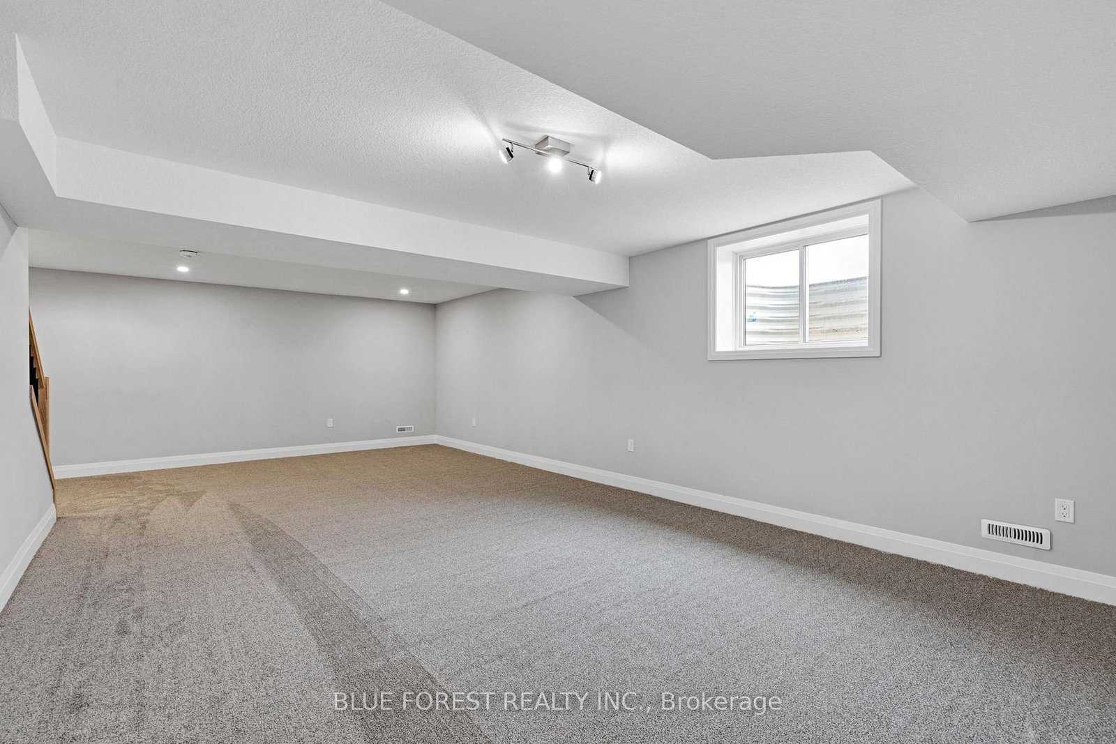 147 SHIRLEY Street • Thames Centre, ON photo 31