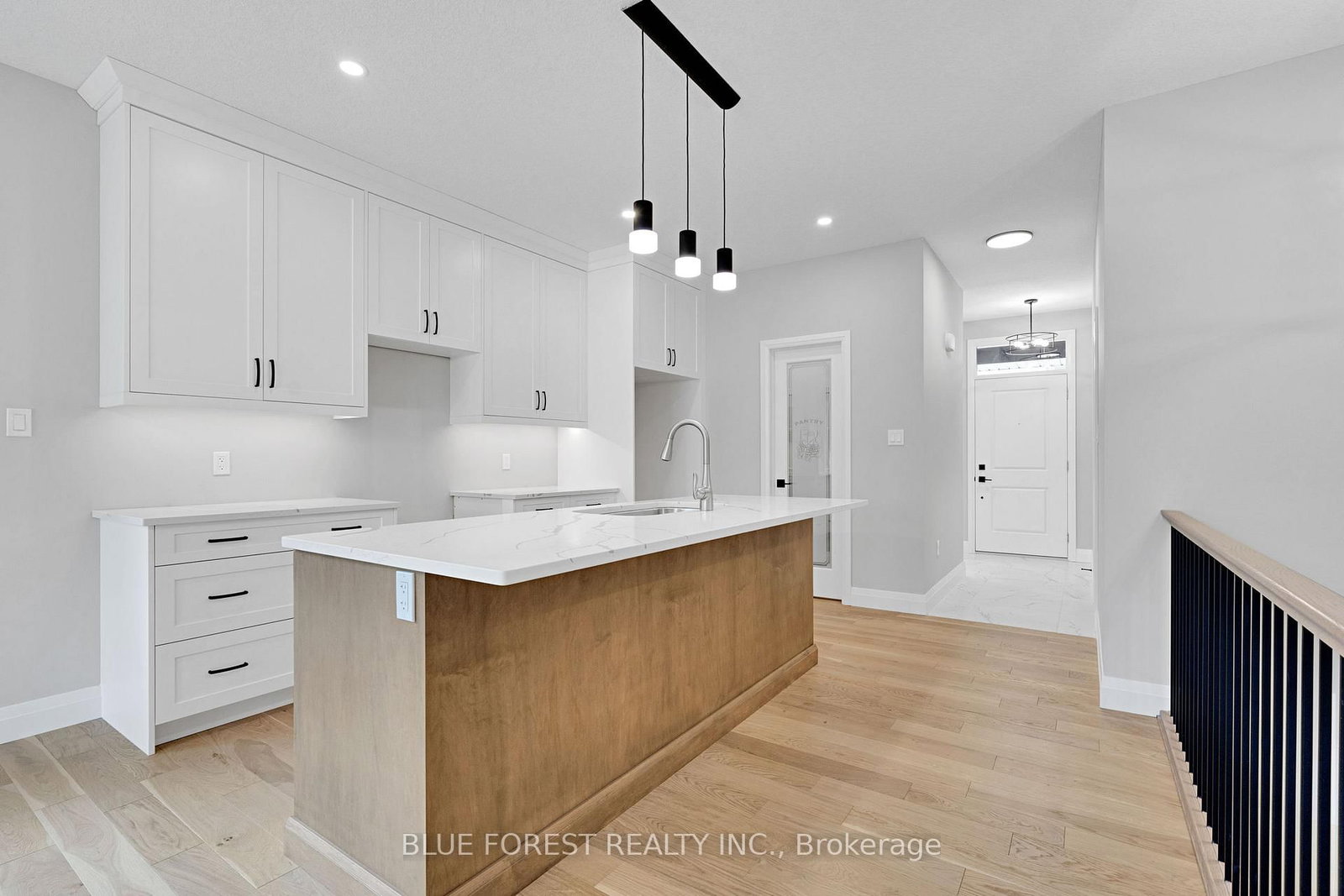 147 SHIRLEY Street • Thames Centre, ON photo 4