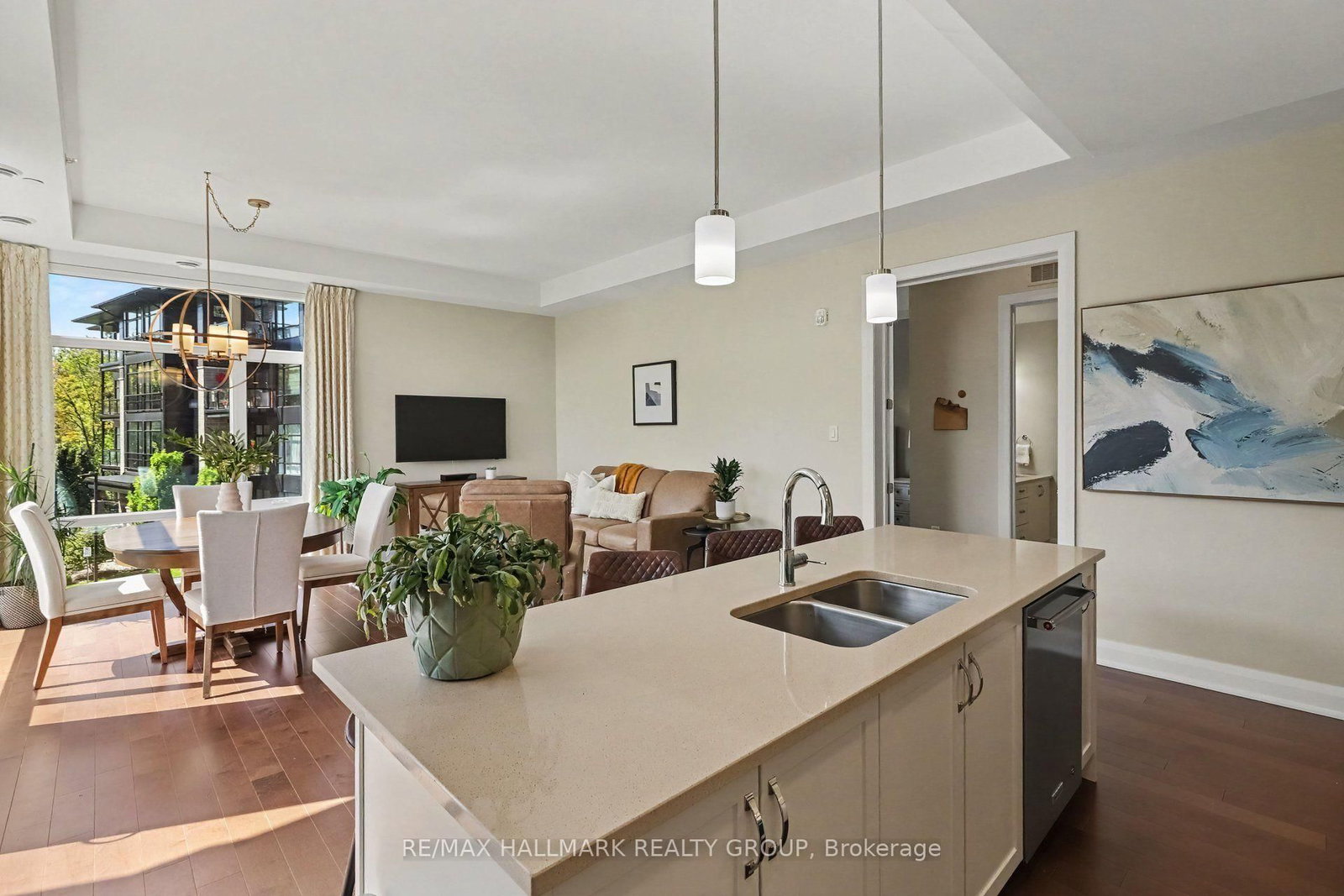110 Cortile Private • #202 • Ottawa, ON photo 10