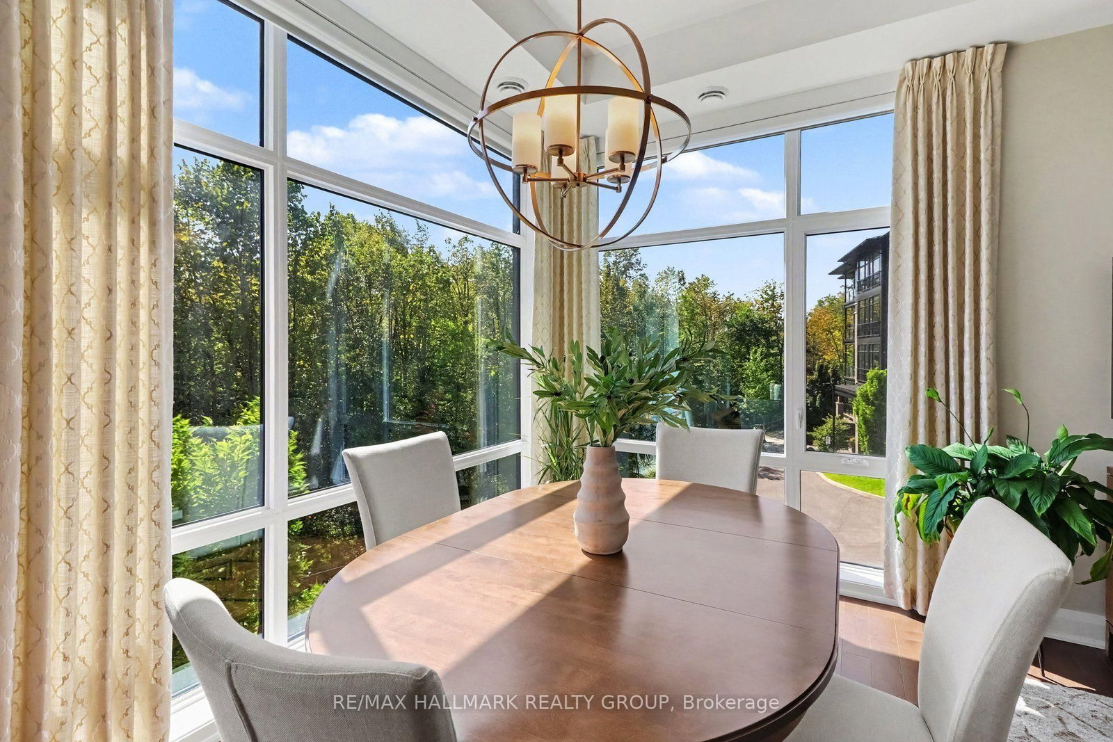 110 Cortile Private • #202 • Ottawa, ON photo 12