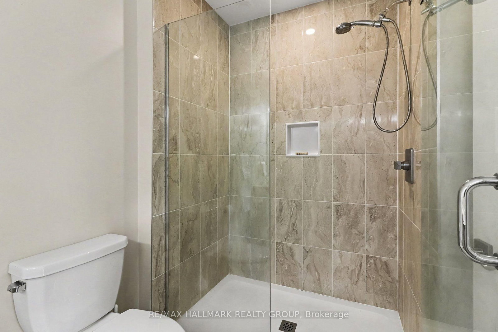 110 Cortile Private • #202 • Ottawa, ON photo 22