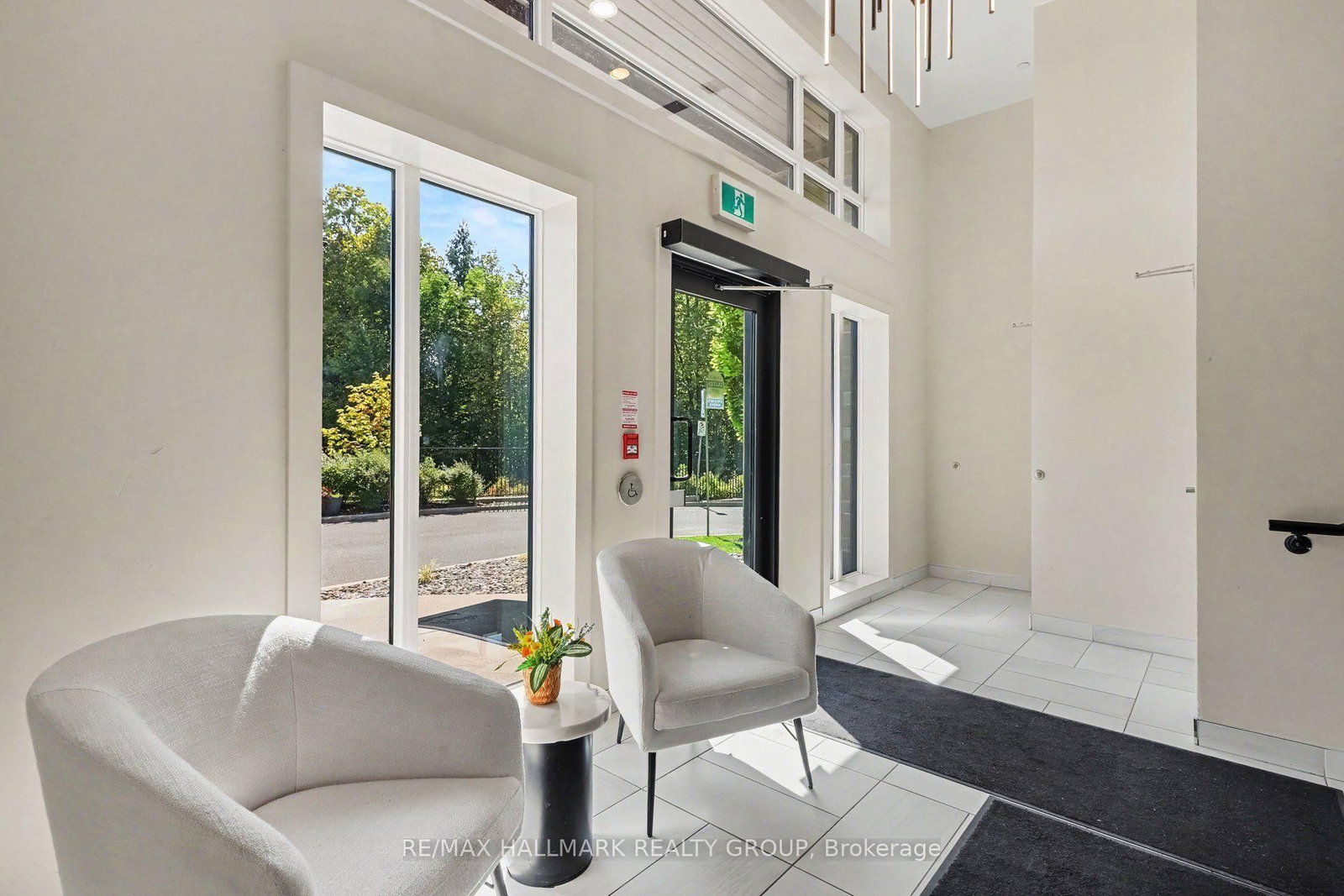 110 Cortile Private • #202 • Ottawa, ON photo 3