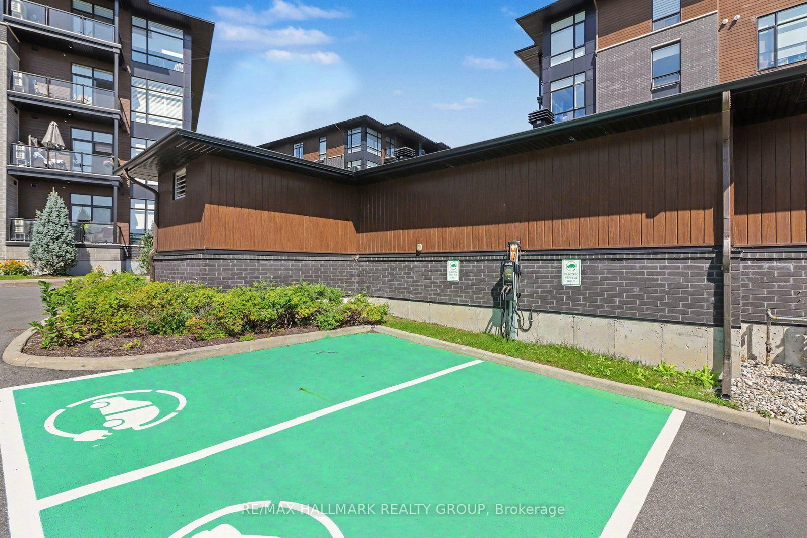 110 Cortile Private • #202 • Ottawa, ON photo 30