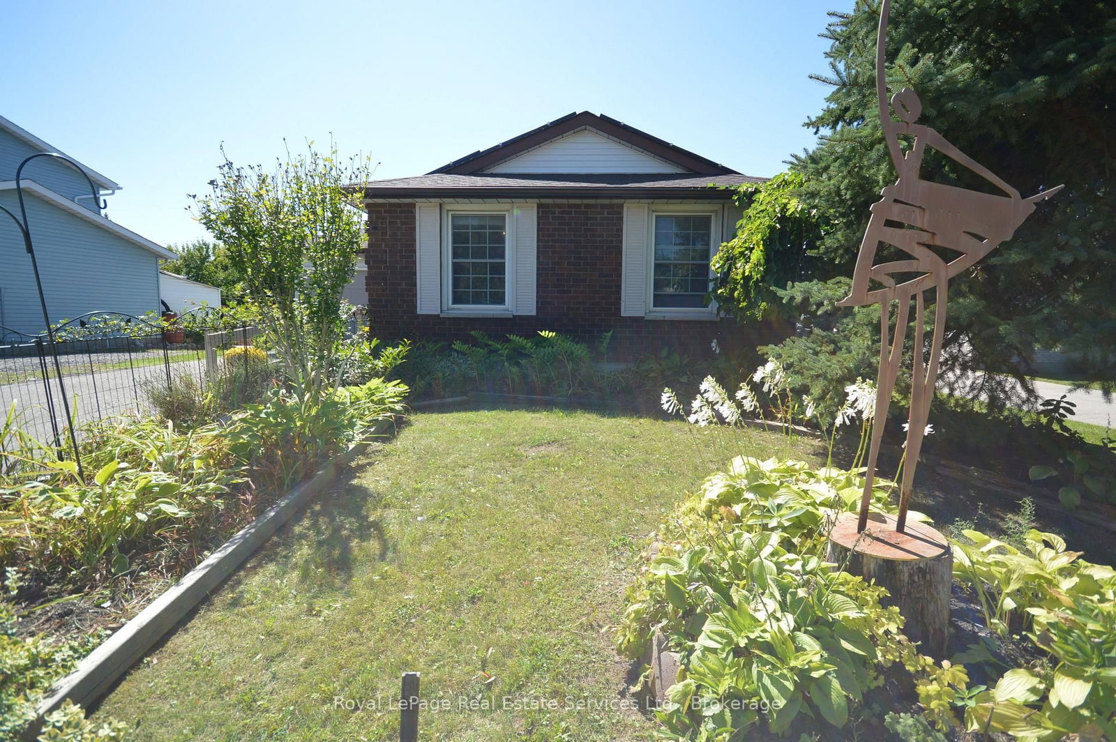303 Grand Ridge Drive • Cambridge, ON photo 2