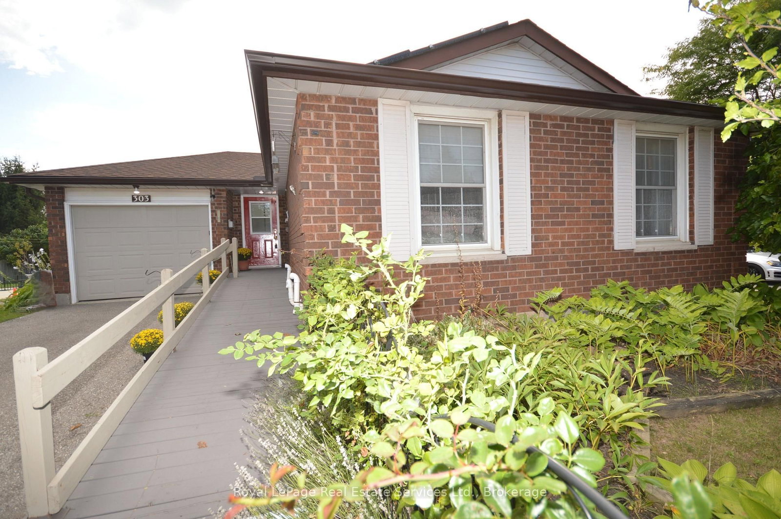 303 Grand Ridge Drive • Cambridge, ON photo 3