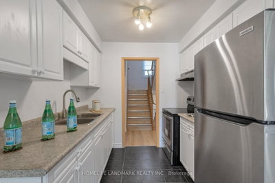 427 KEATS Way • #2 • Waterloo, ON photo 9