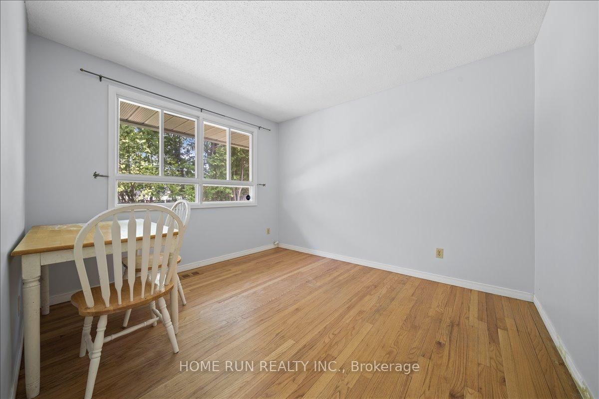 685 FARMINGTON Avenue • Ottawa, ON photo 9