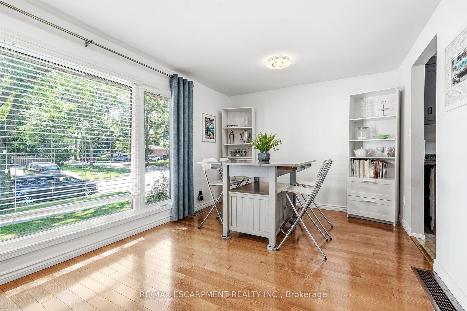 3 Glengrove Avenue • Grimsby, ON photo 10