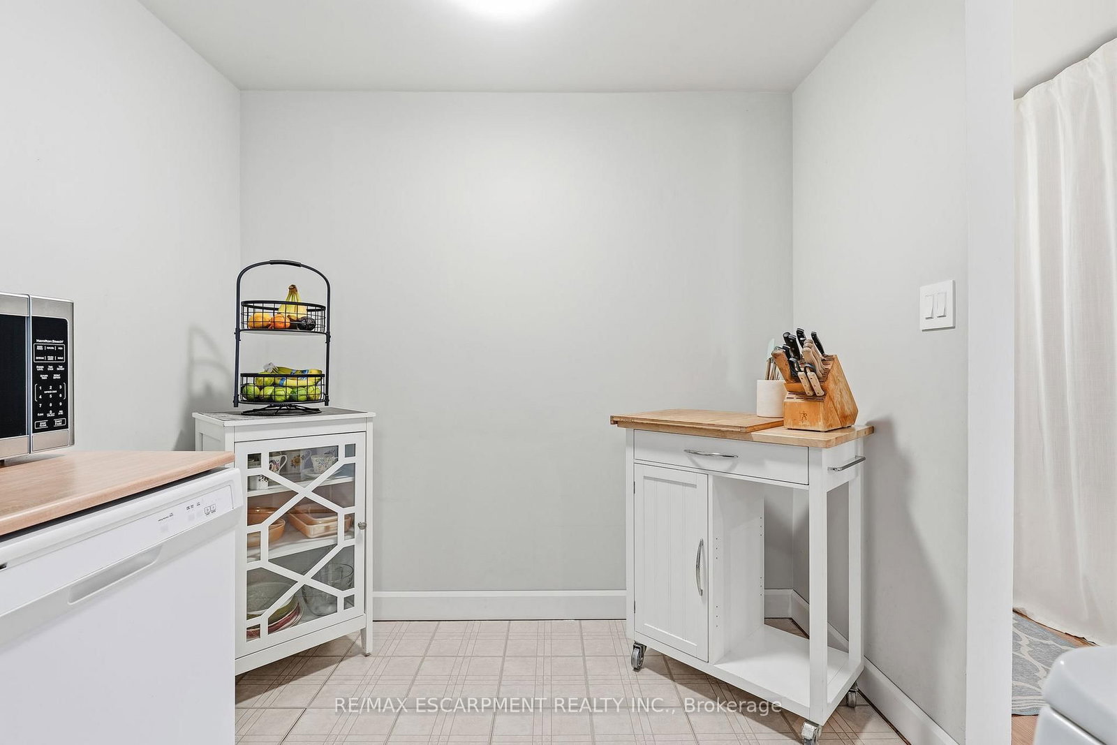 3 Glengrove Avenue • Grimsby, ON photo 13