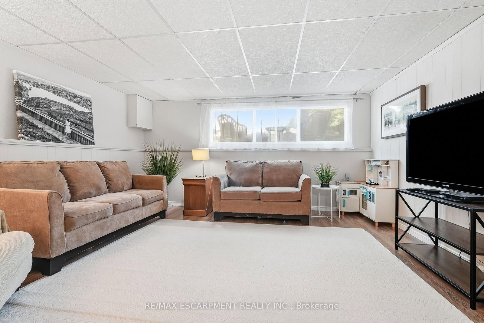 3 Glengrove Avenue • Grimsby, ON photo 19