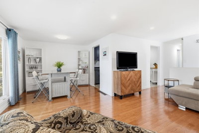 3 Glengrove Avenue • Grimsby, ON photo 8
