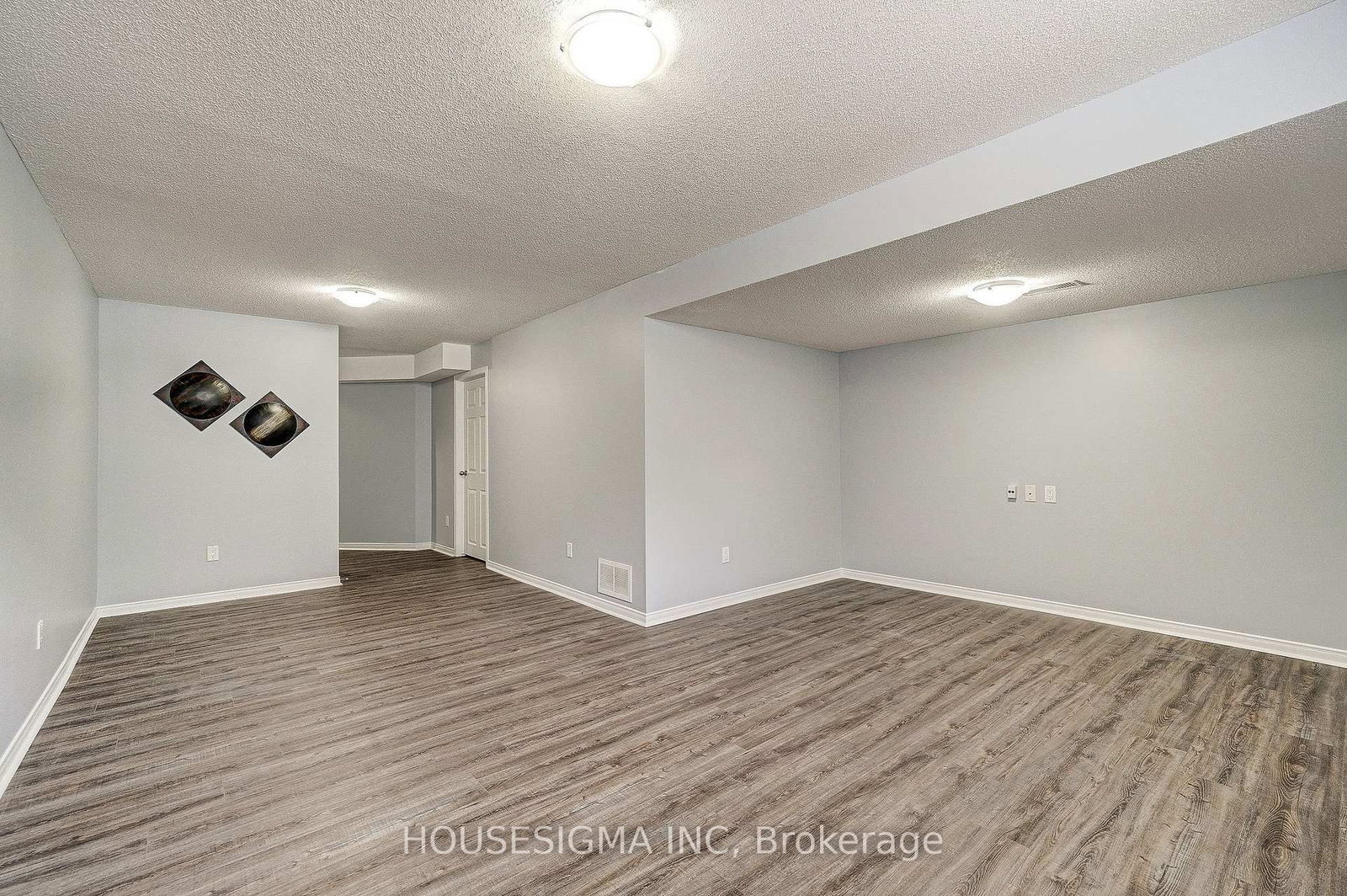 407 Dusk Private • Ottawa, ON photo 29