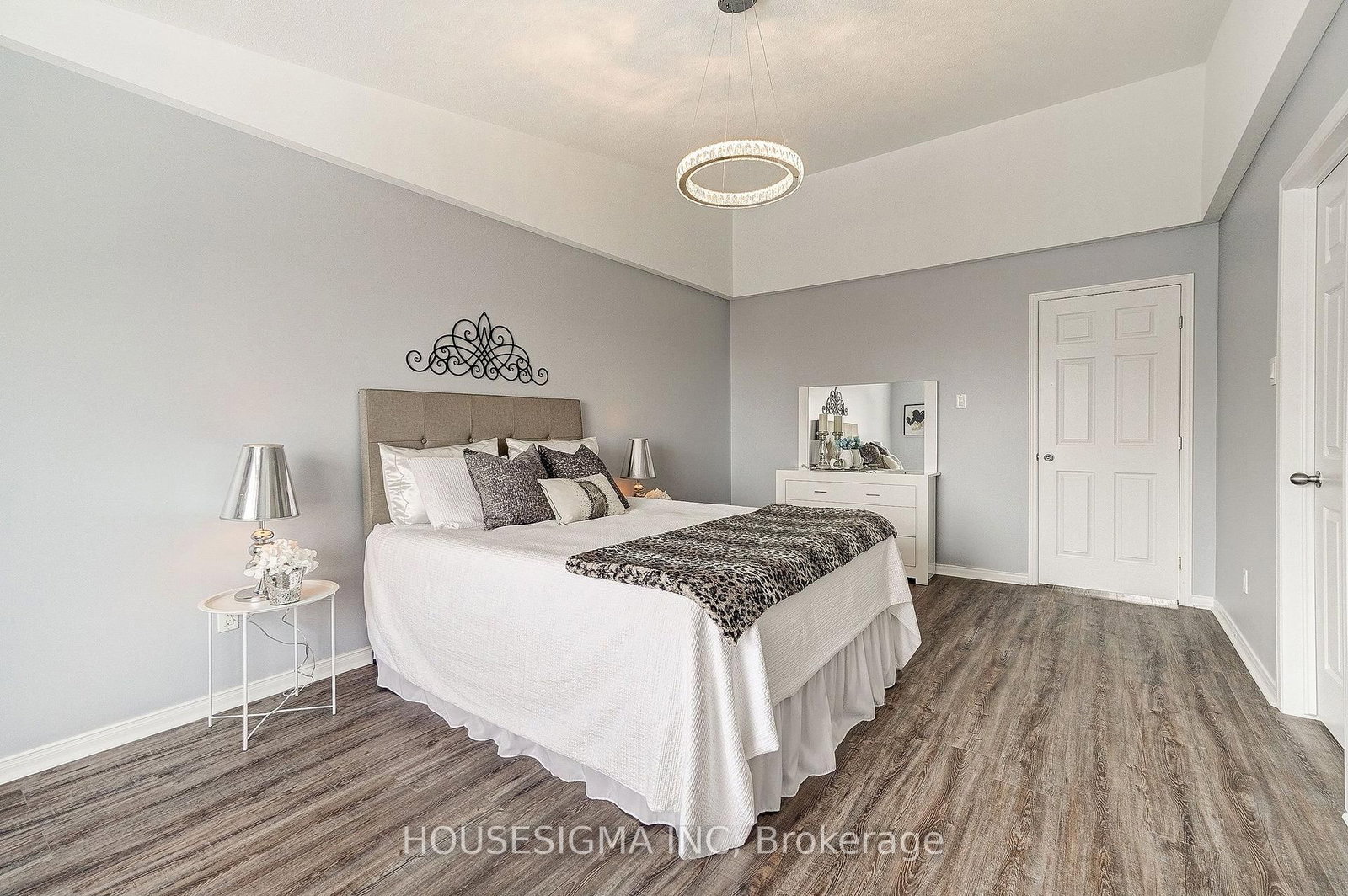 407 Dusk Private • Ottawa, ON photo 35