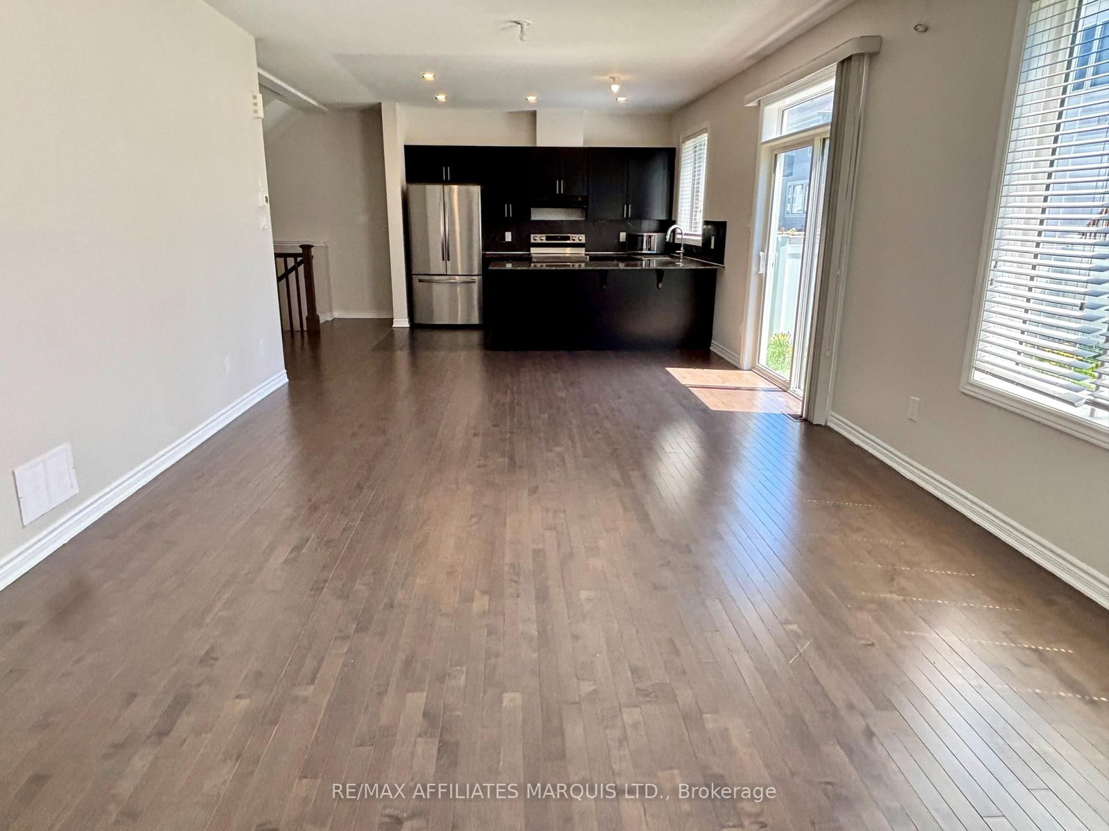 526 Sturnidae Street • Ottawa, ON photo 12