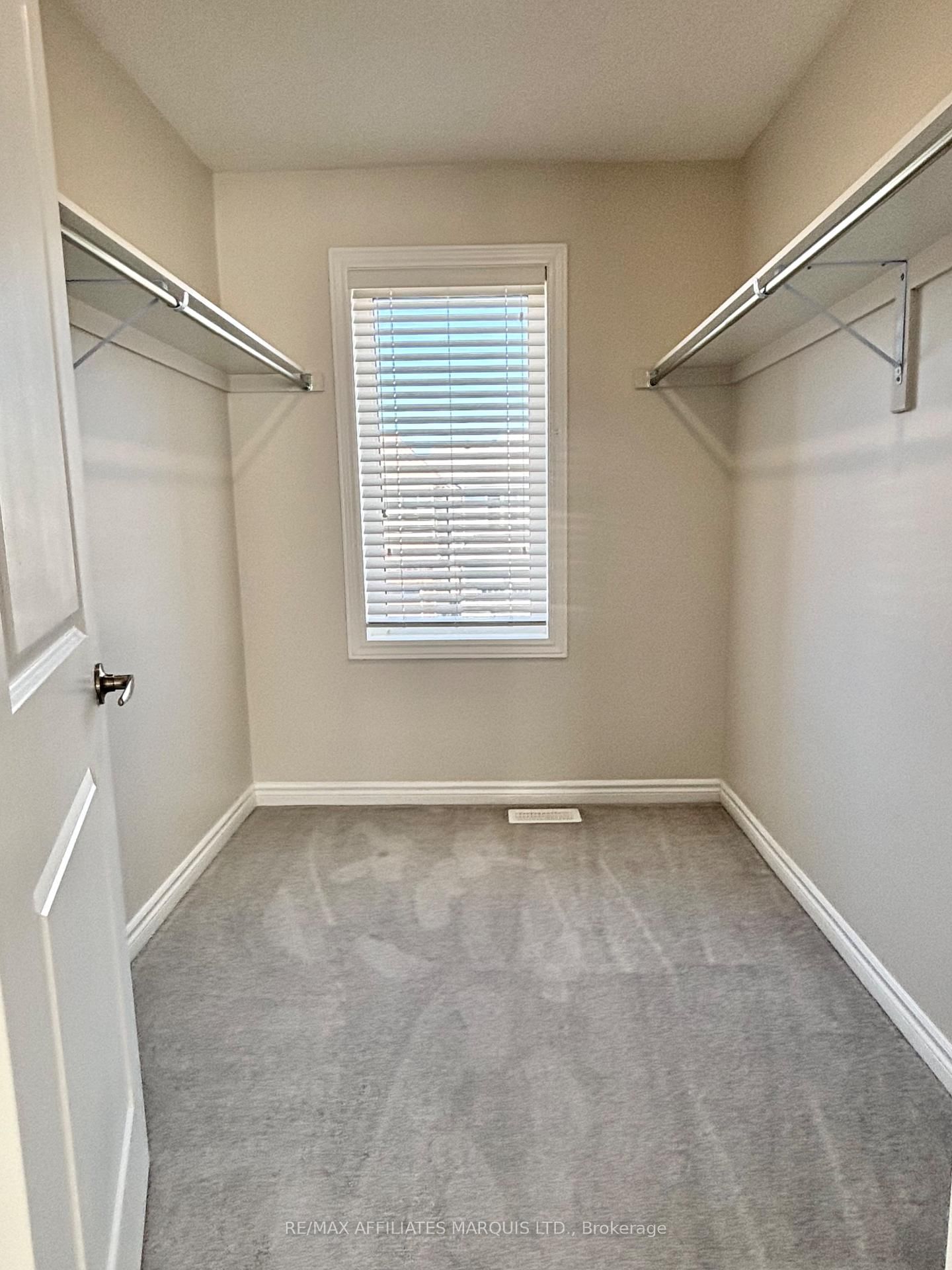 526 Sturnidae Street • Ottawa, ON photo 20