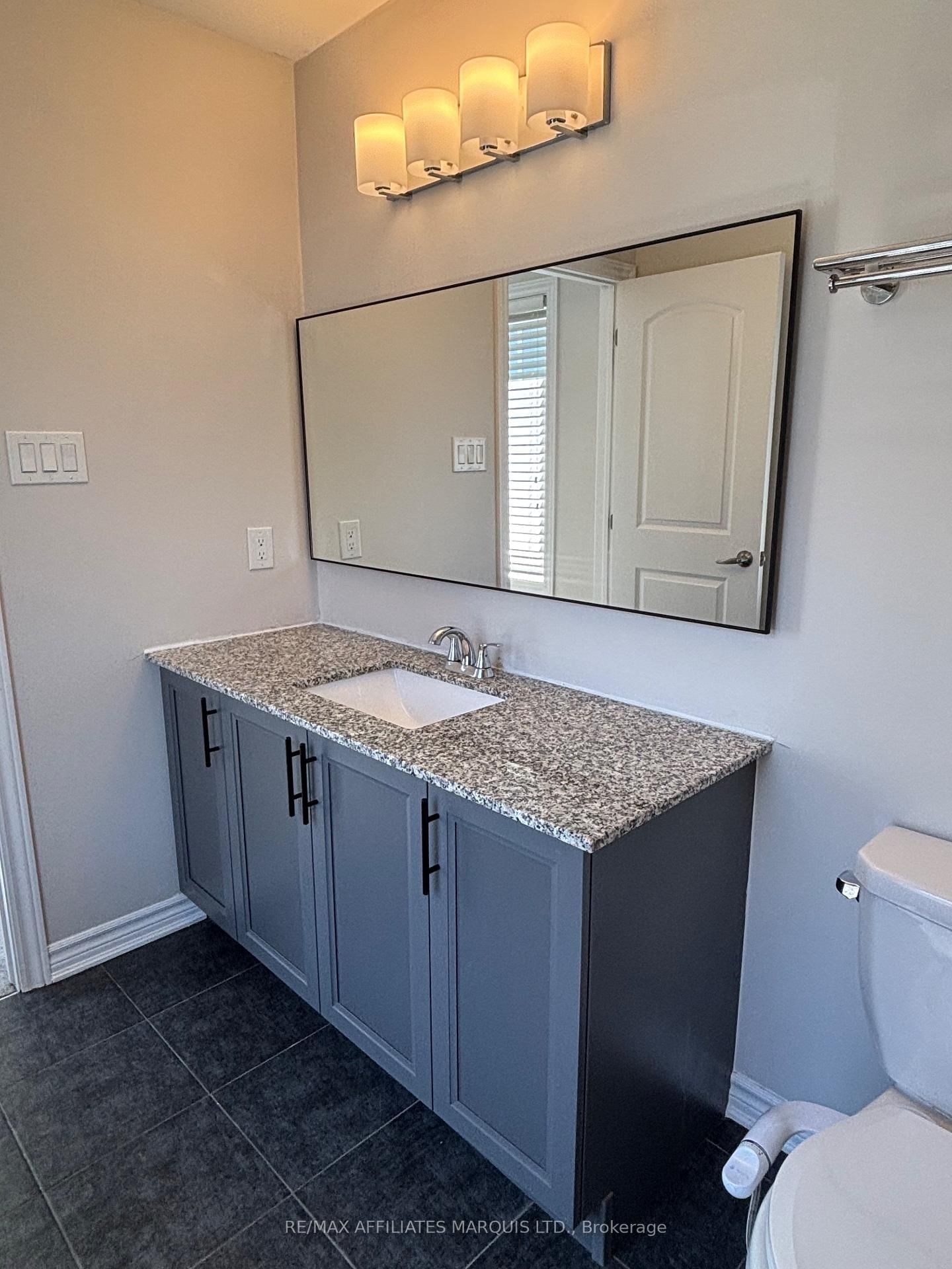 526 Sturnidae Street • Ottawa, ON photo 24