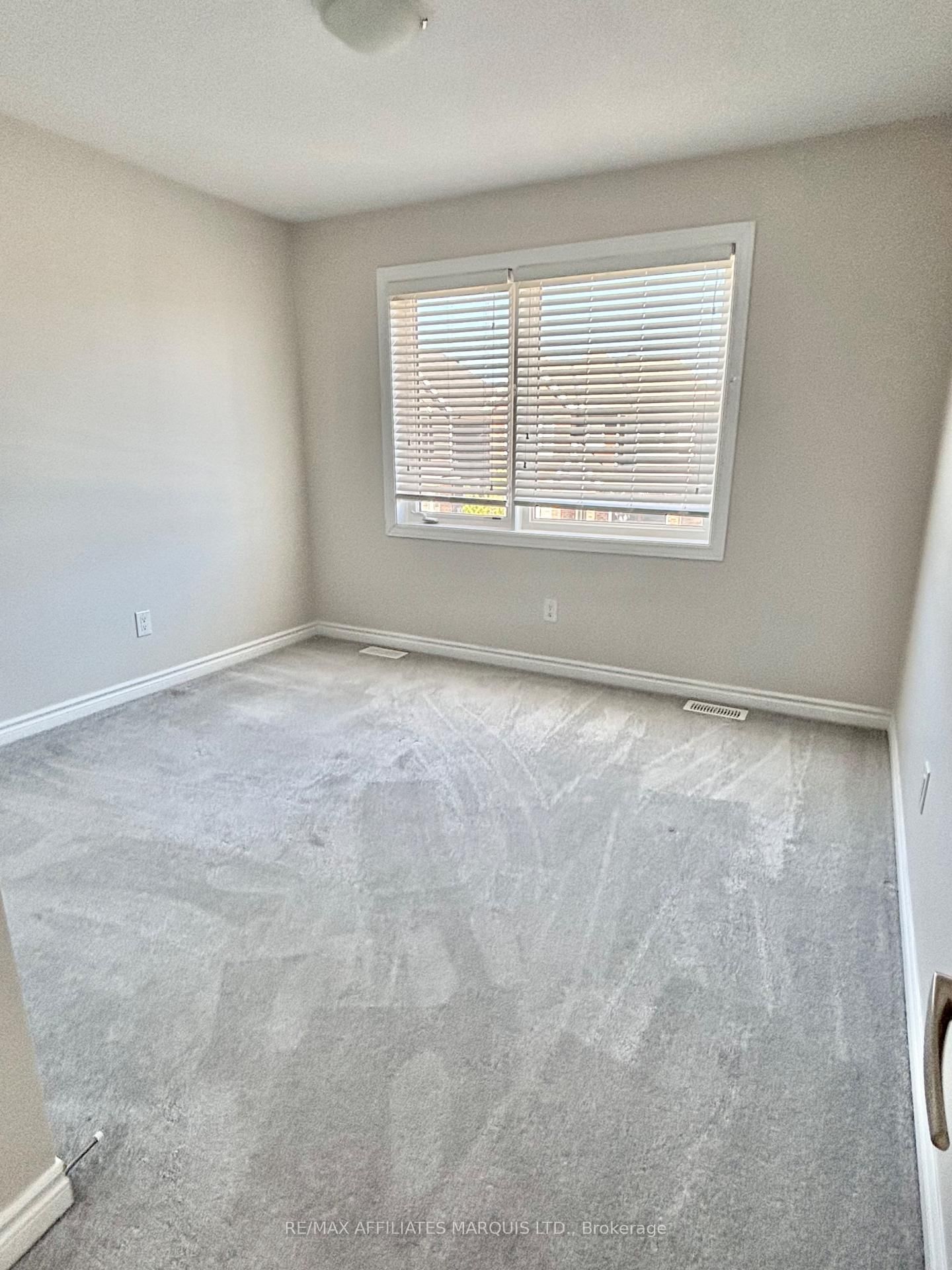 526 Sturnidae Street • Ottawa, ON photo 29
