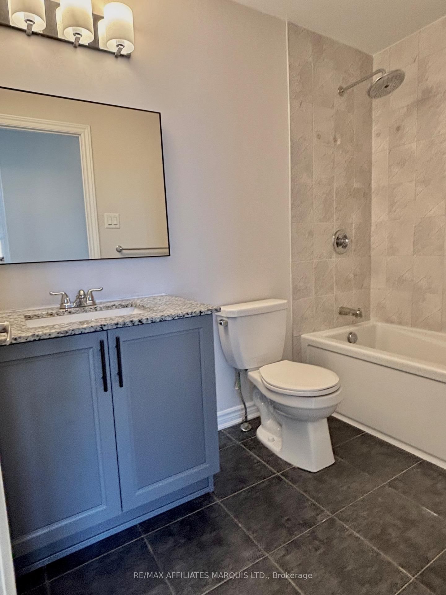 526 Sturnidae Street • Ottawa, ON photo 32