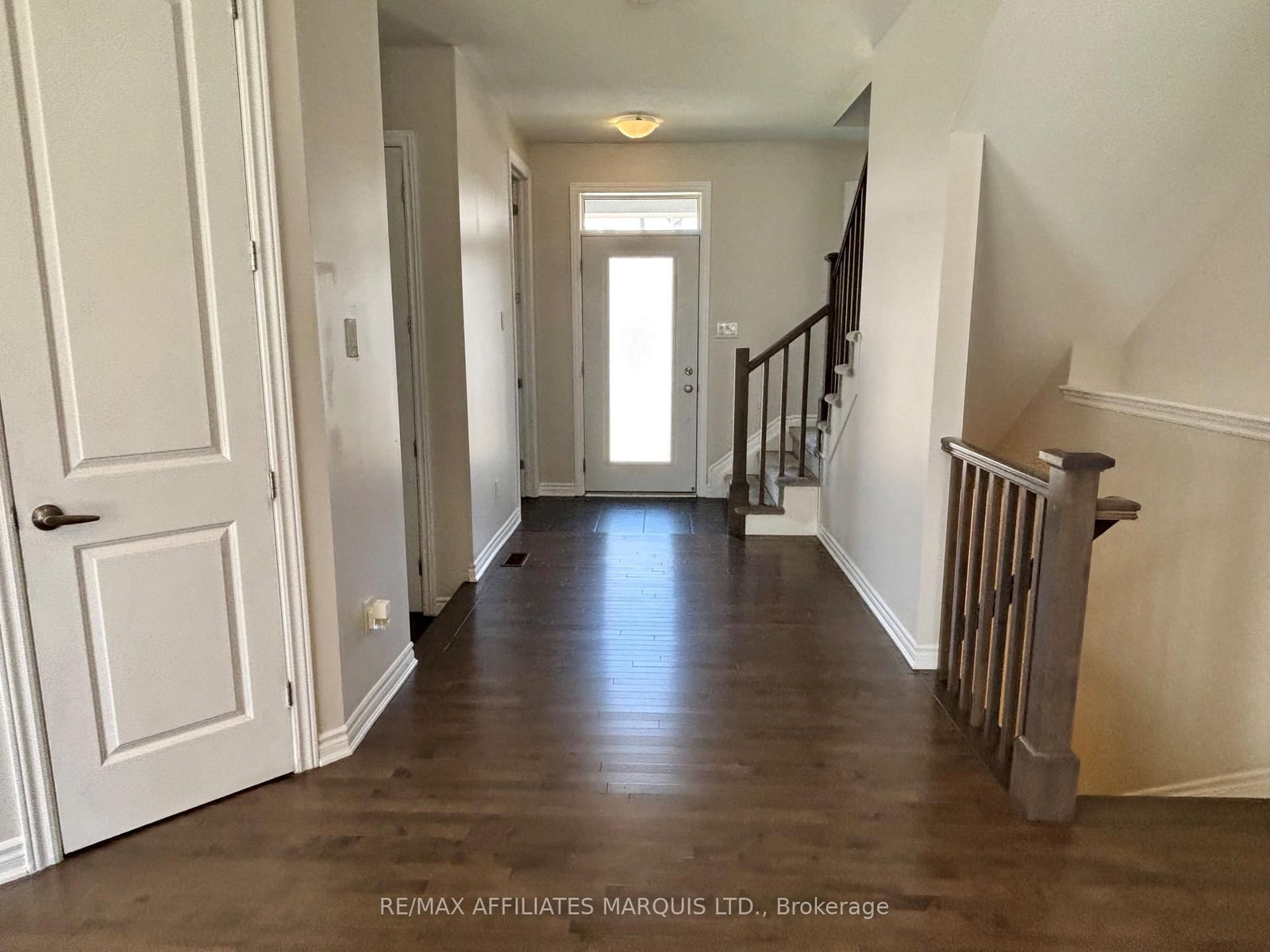 526 Sturnidae Street • Ottawa, ON photo 4