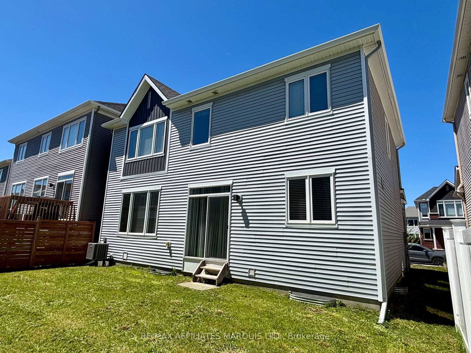 526 Sturnidae Street • Ottawa, ON photo 40