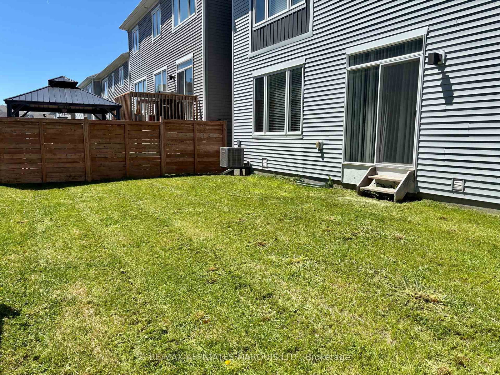 526 Sturnidae Street • Ottawa, ON photo 42