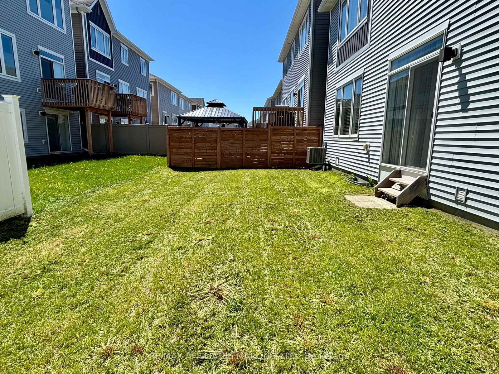 526 Sturnidae Street • Ottawa, ON photo 43