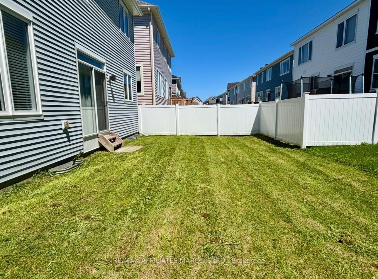 526 Sturnidae Street • Ottawa, ON photo 44