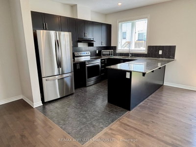 526 Sturnidae Street • Ottawa, ON photo 6