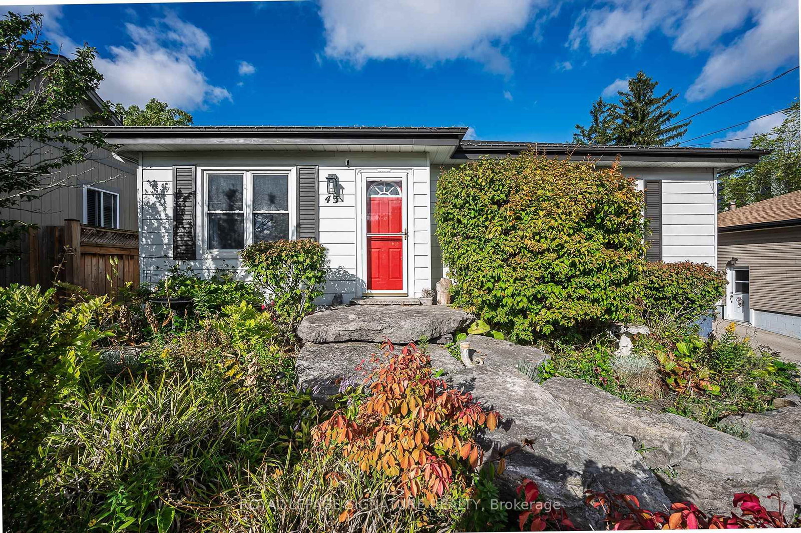 43 Lake Avenue N • Hamilton, ON photo 1
