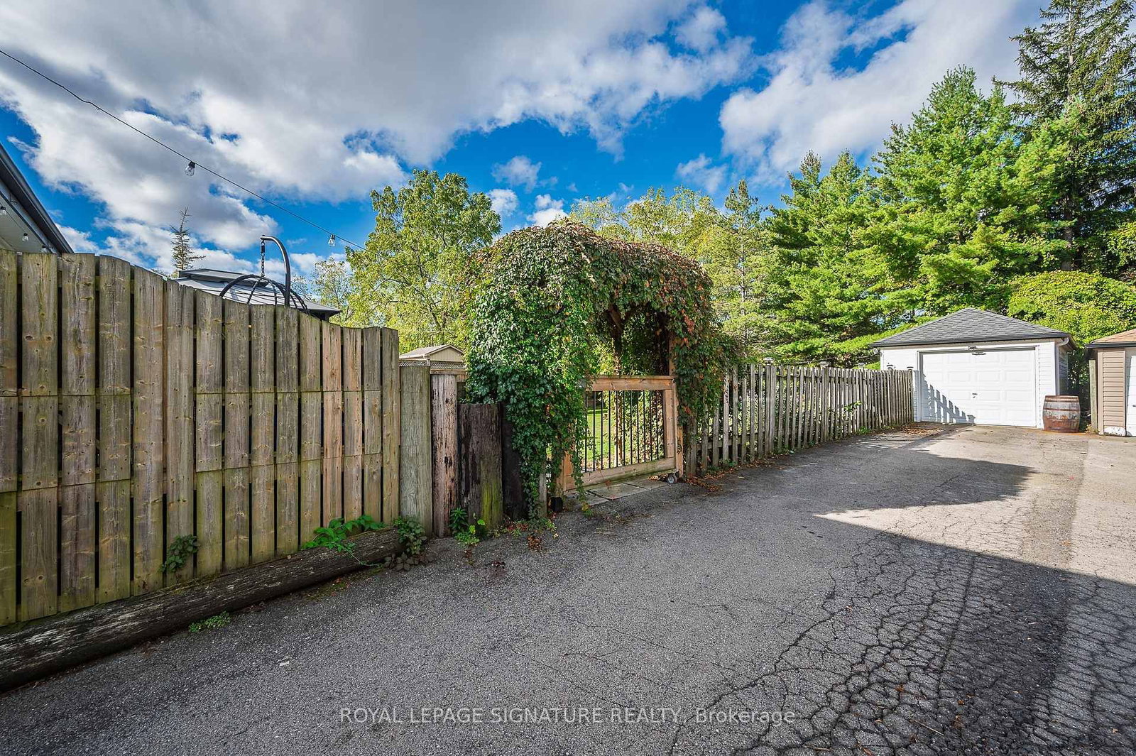 43 Lake Avenue N • Hamilton, ON photo 34