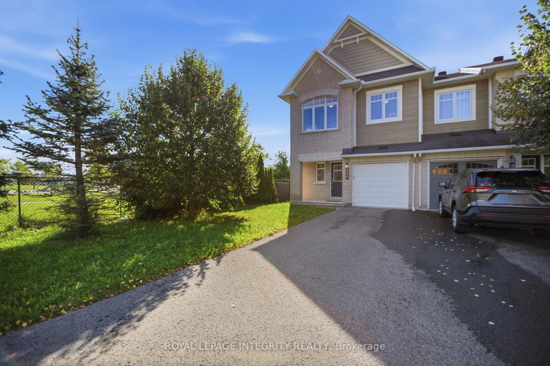 320 Tourmaline Crescent