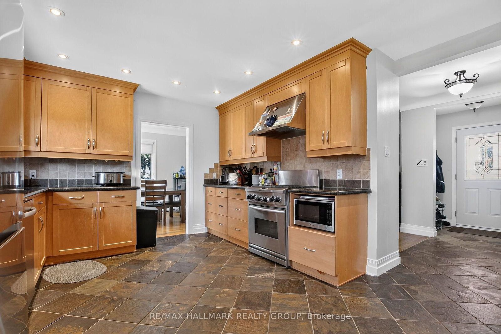 44 Appleford Street • Gloucester, ON photo 12