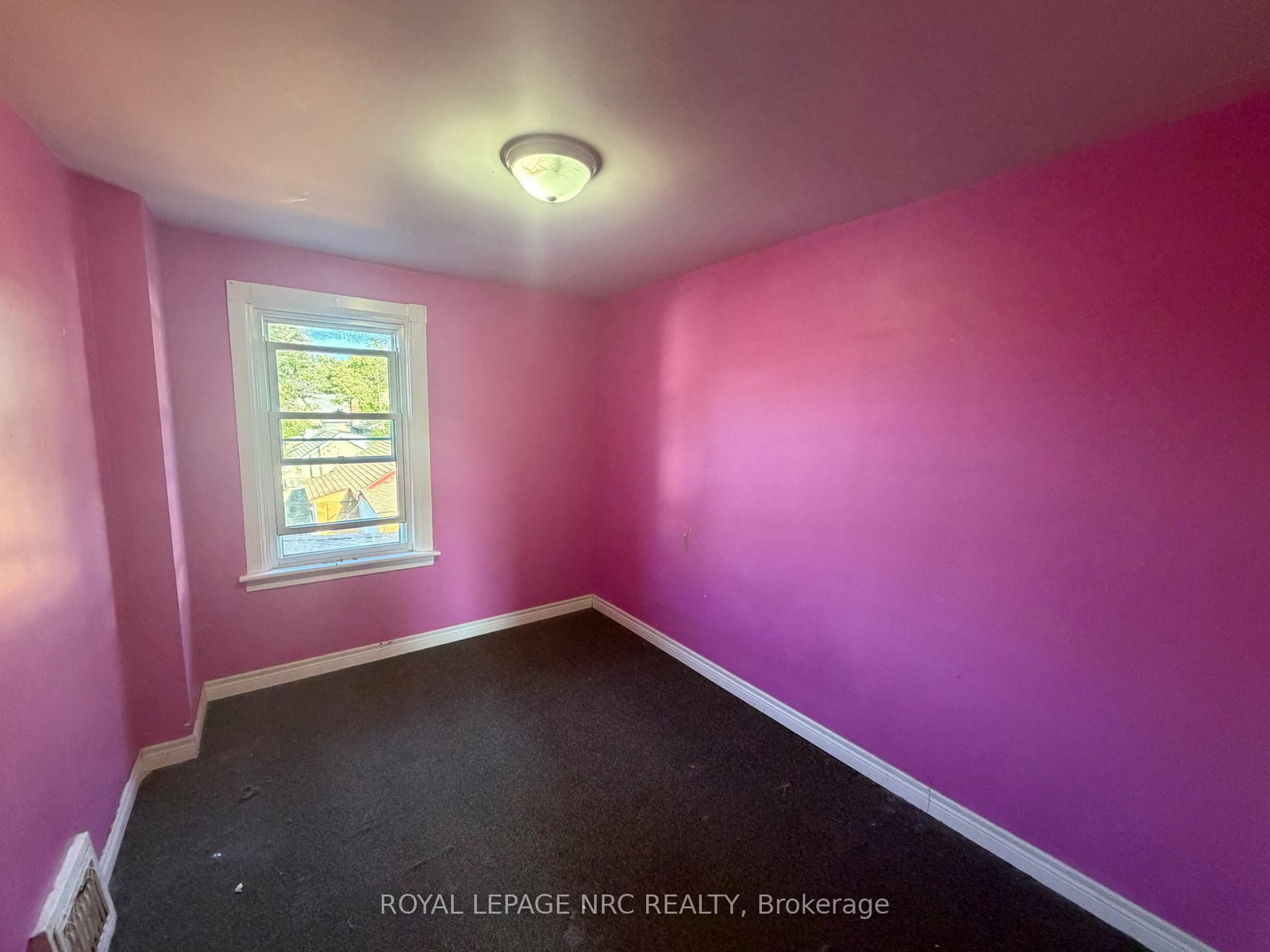 37 Wright Street • Welland, ON photo 15