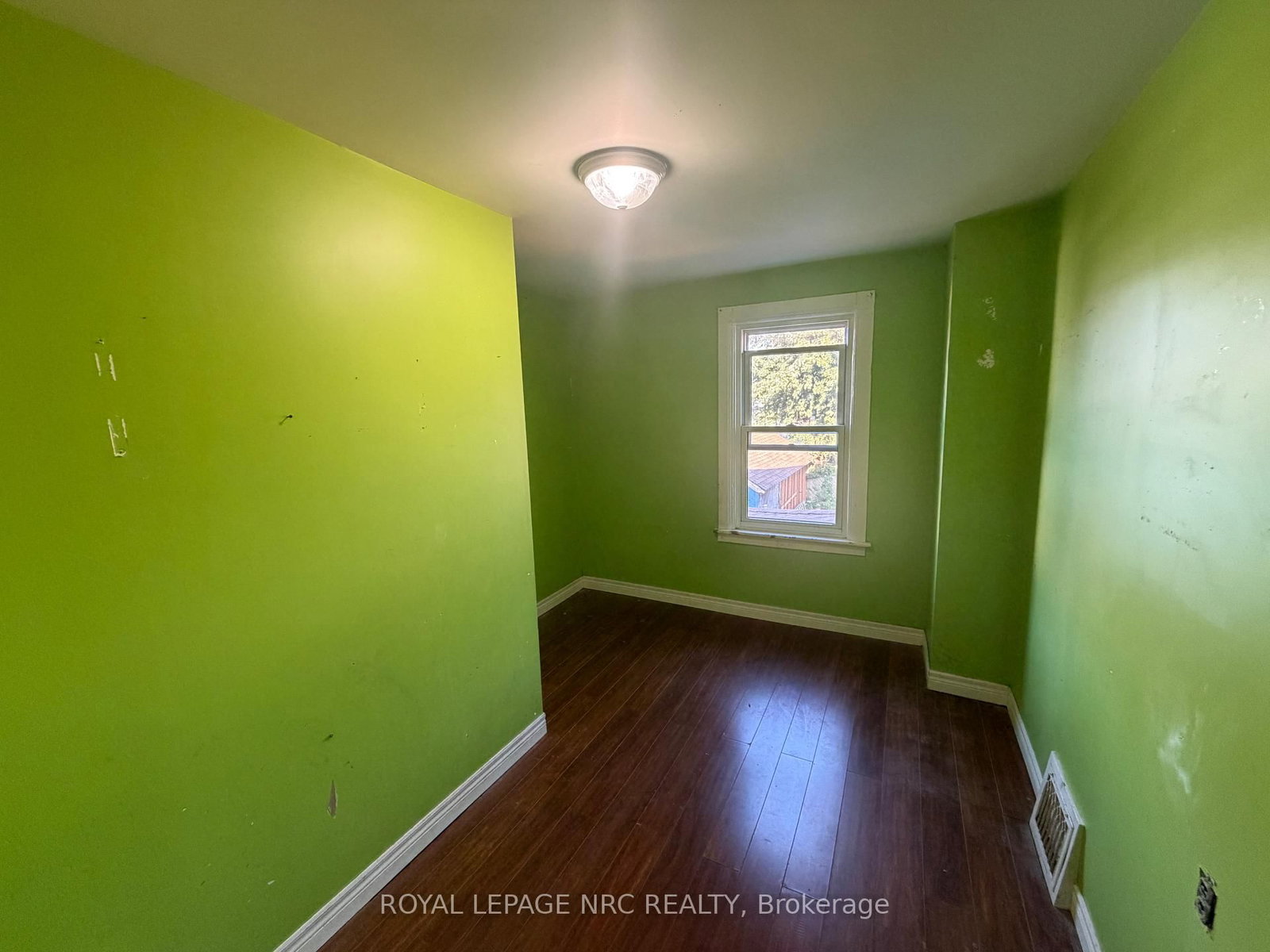 37 Wright Street • Welland, ON photo 16