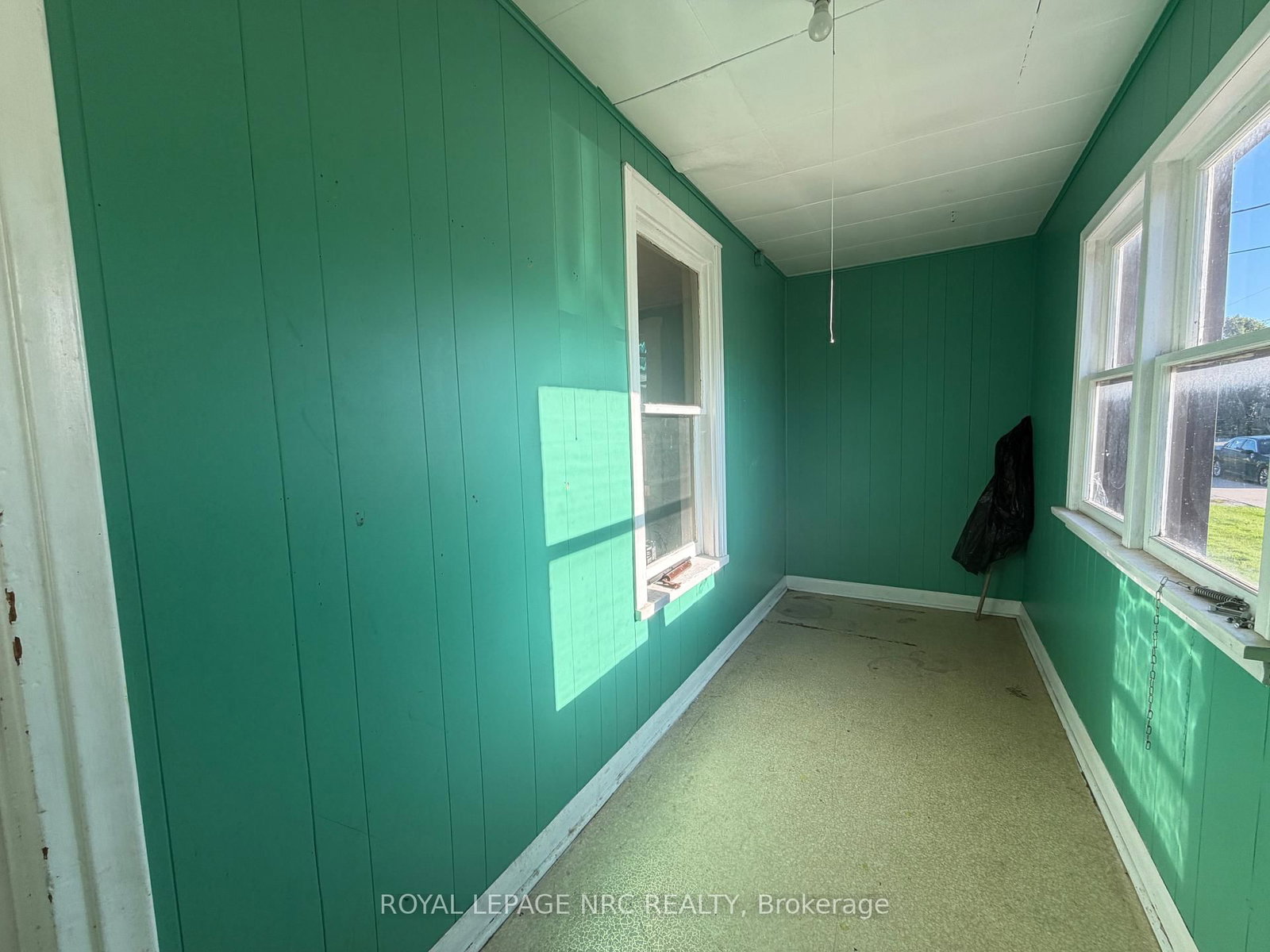 37 Wright Street • Welland, ON photo 6