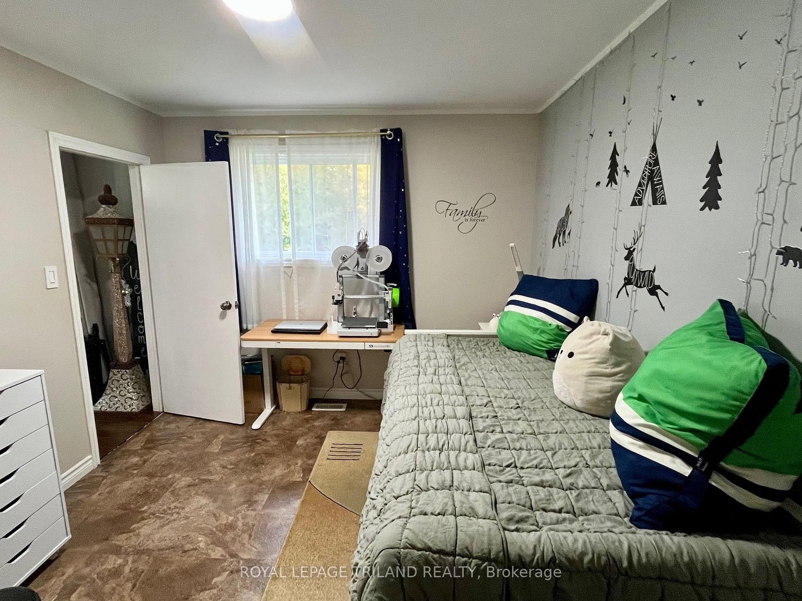 37 Broadway Street • Newbury, ON photo 22