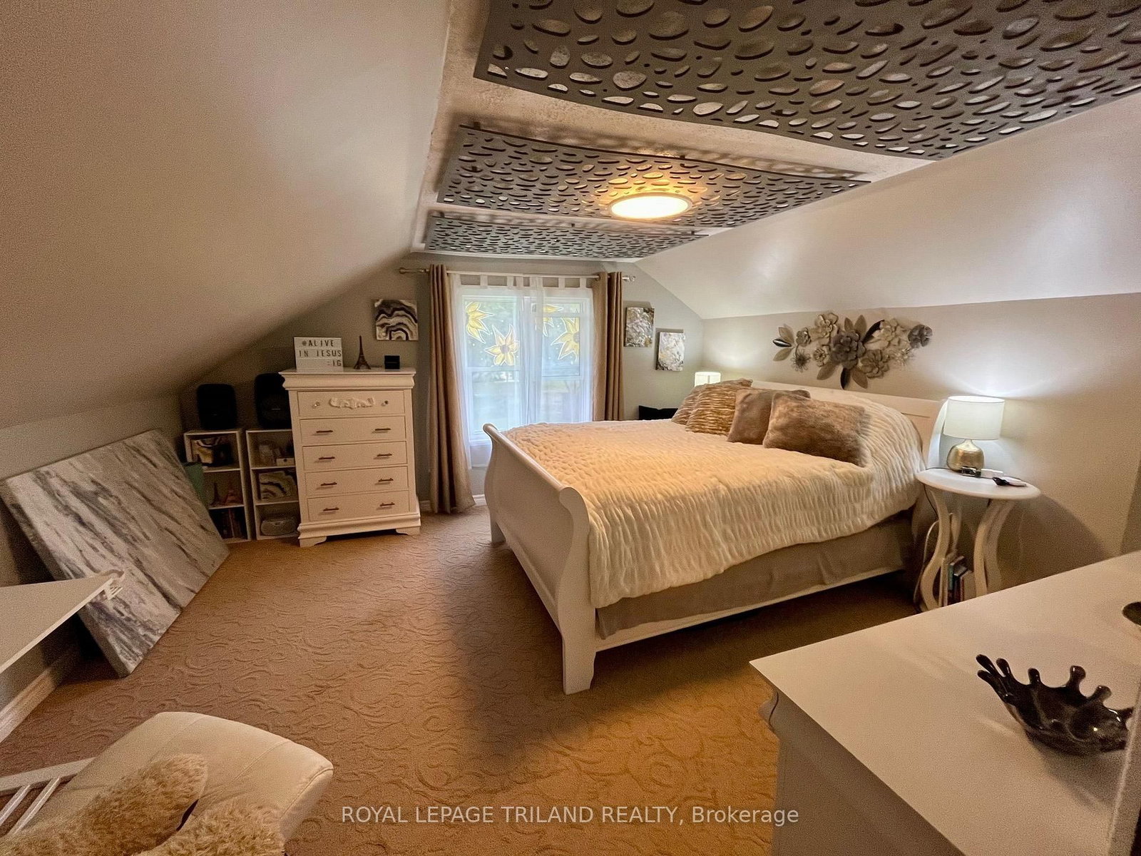 37 Broadway Street • Newbury, ON photo 25