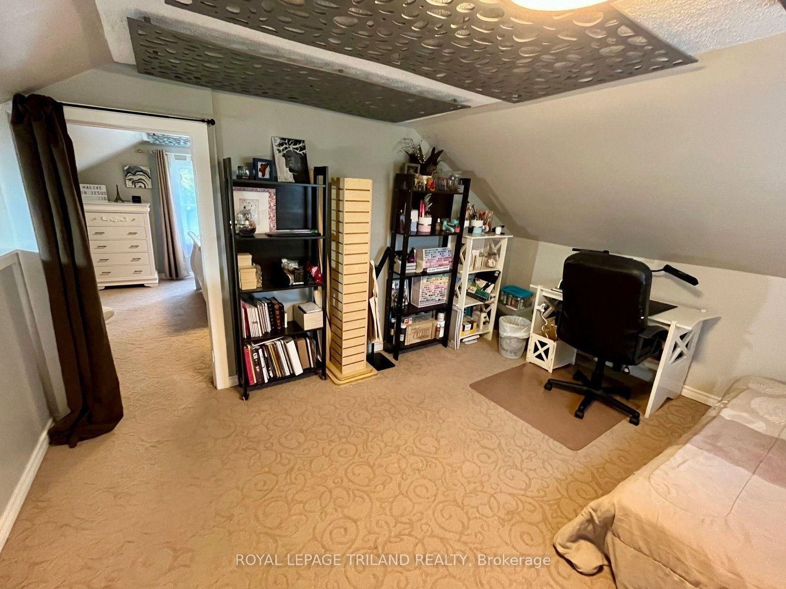 37 Broadway Street • Newbury, ON photo 26