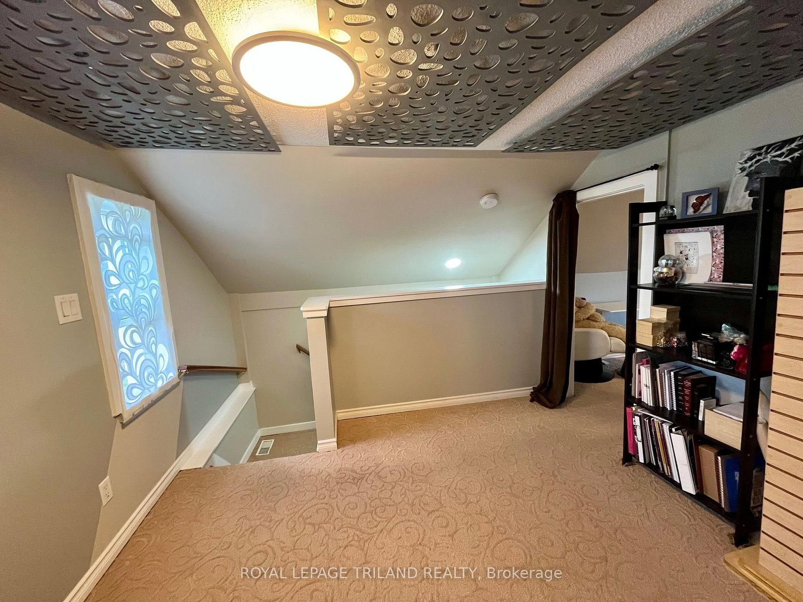 37 Broadway Street • Newbury, ON photo 27