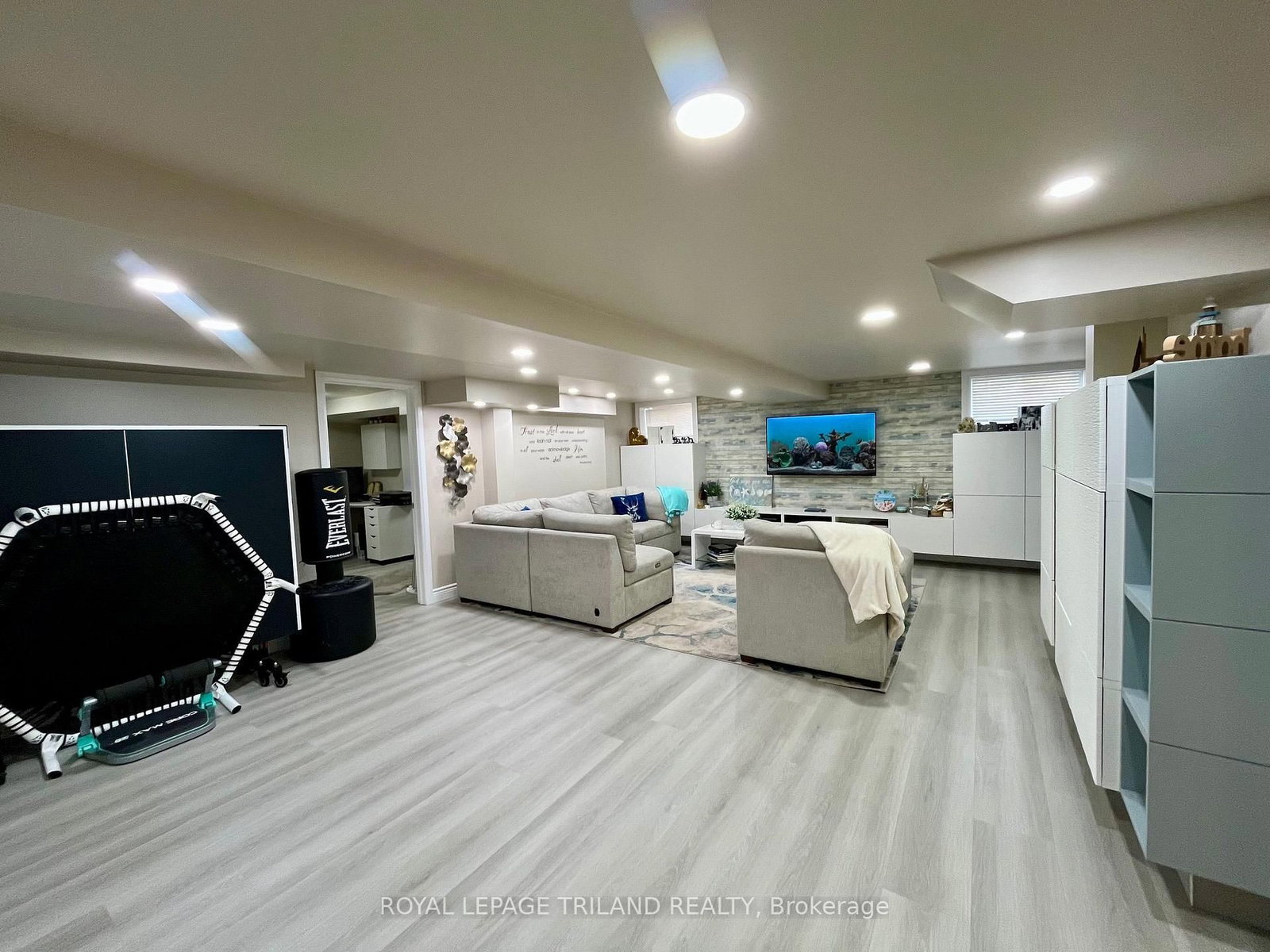 37 Broadway Street • Newbury, ON photo 28