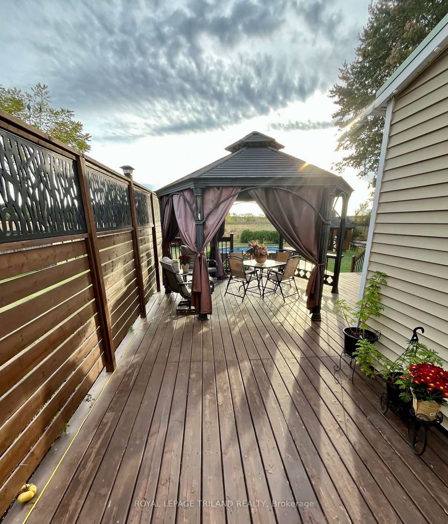 37 Broadway Street • Newbury, ON photo 38