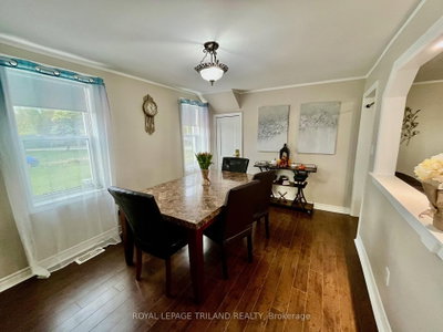 37 Broadway Street • Newbury, ON photo 9