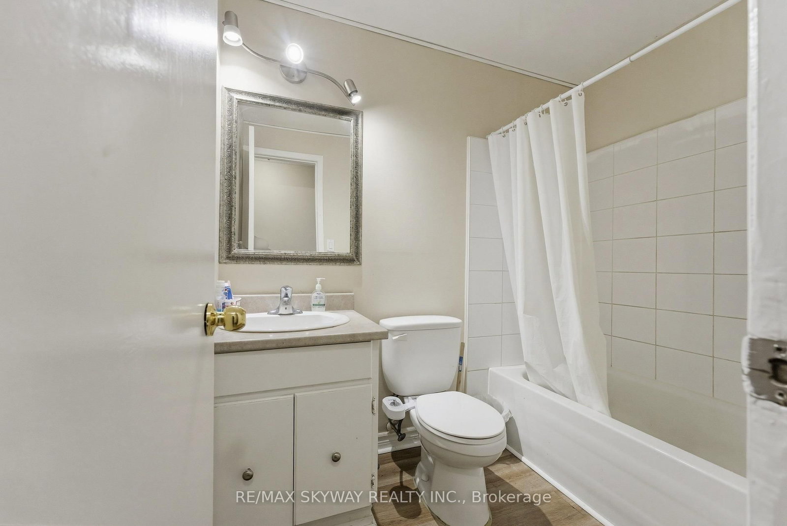 25 College Street E • #103 • Belleville, ON photo 11