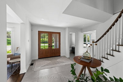 5765 Kelly Marie Drive N • Manotick, ON photo 3