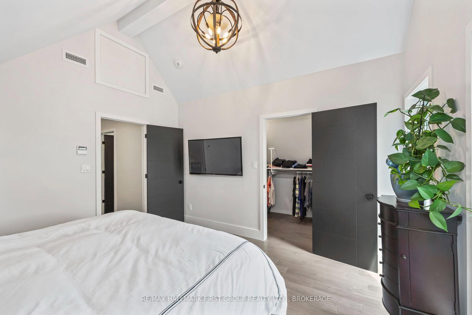 1005 Macdonald Lane • Perth Road, ON photo 36