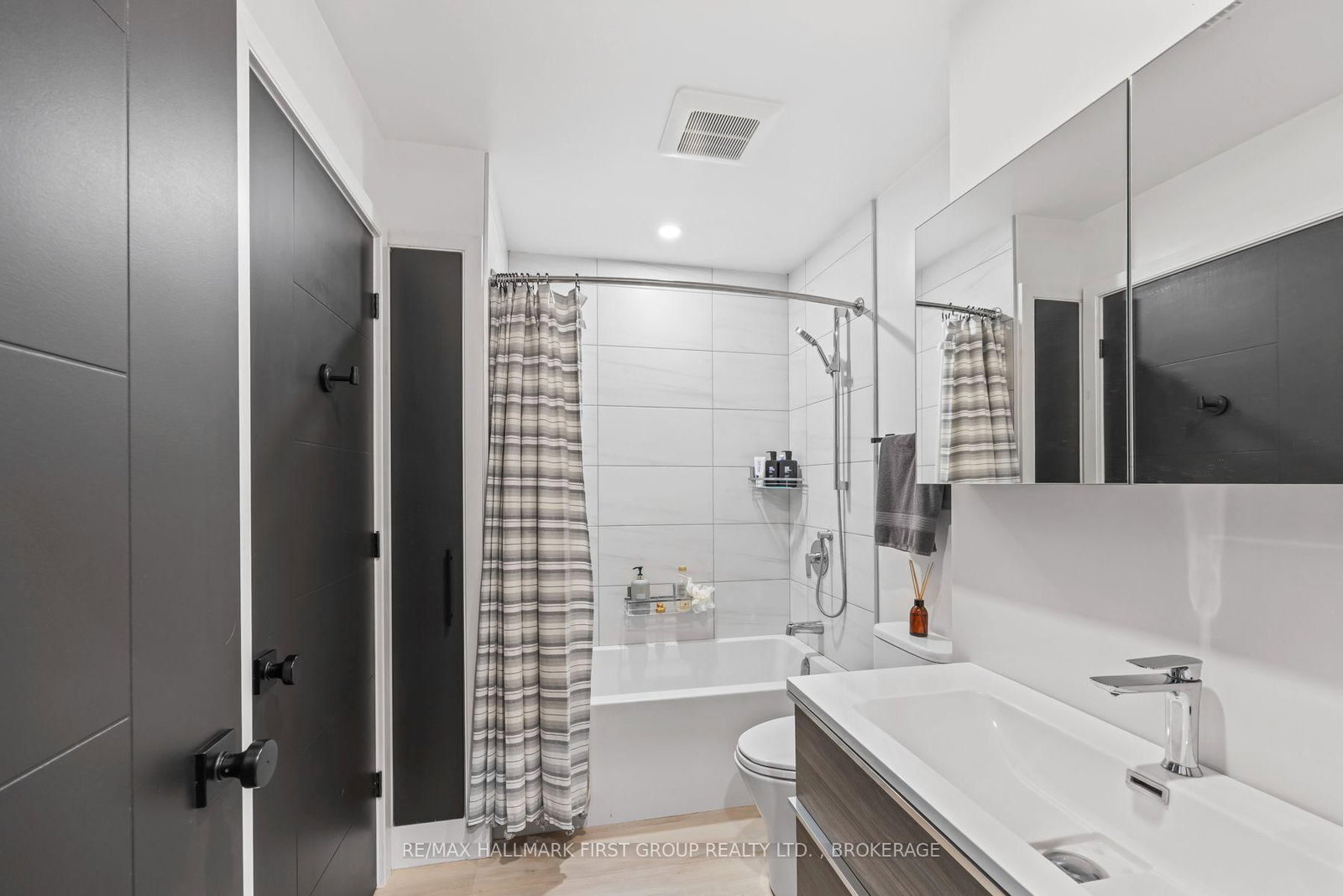 1005 Macdonald Lane • Perth Road, ON photo 42