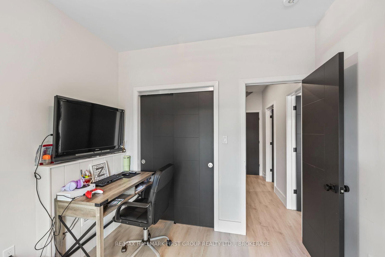 1005 Macdonald Lane • Perth Road, ON photo 46